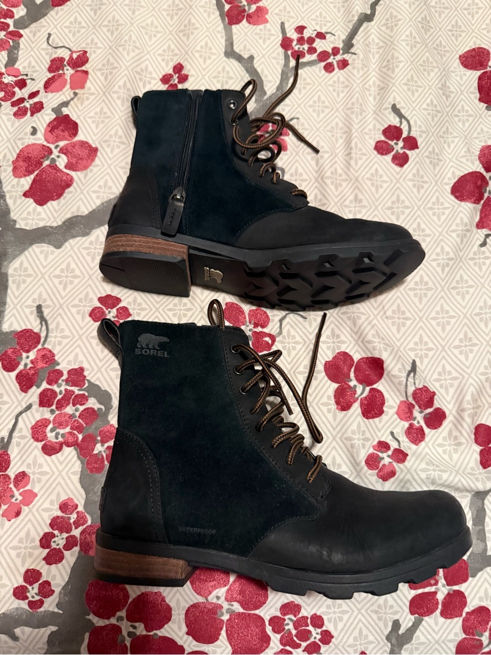 Sorel Women's Emelie Short Lace up - EUC 8.5
